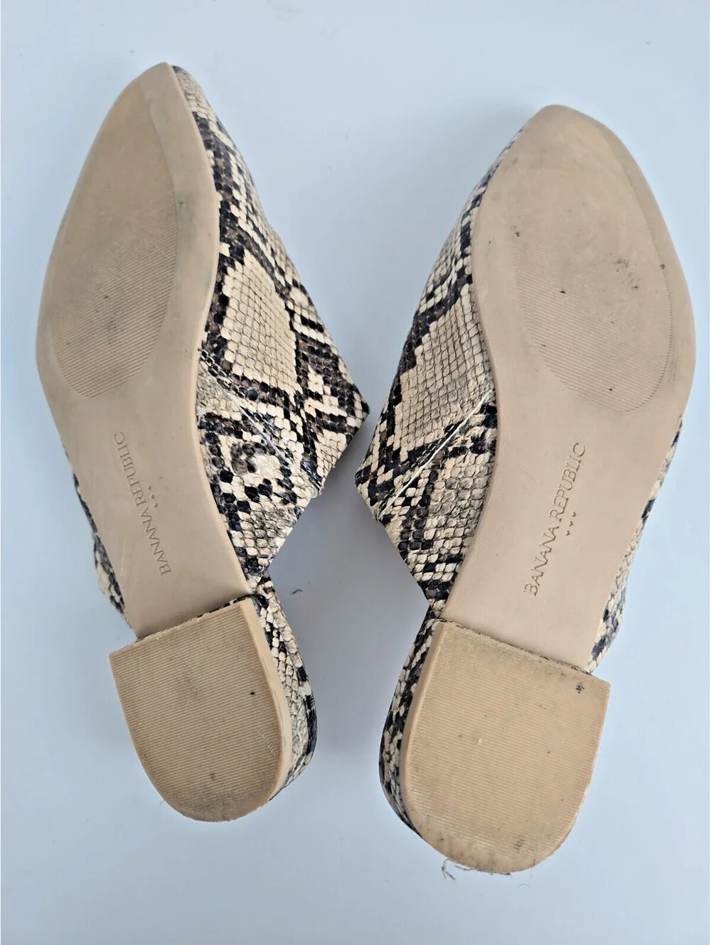 Banana Republic Gray Leather Snake Print Slide Flats Mules Almond Toe US 6